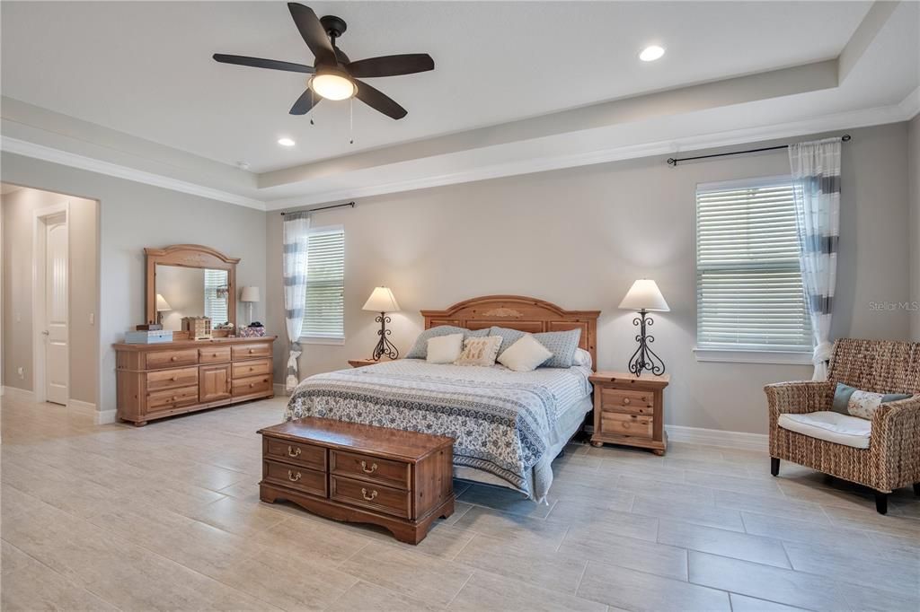 На продажу: $1,069,500 (5 спален, 3 ванн, 3409 Квадратных фут)