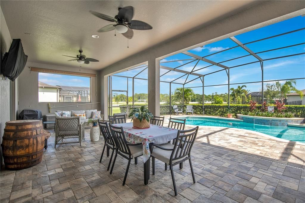 На продажу: $1,069,500 (5 спален, 3 ванн, 3409 Квадратных фут)