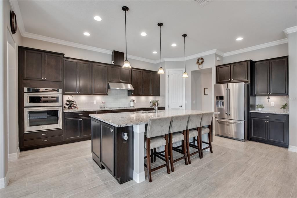 На продажу: $1,069,500 (5 спален, 3 ванн, 3409 Квадратных фут)