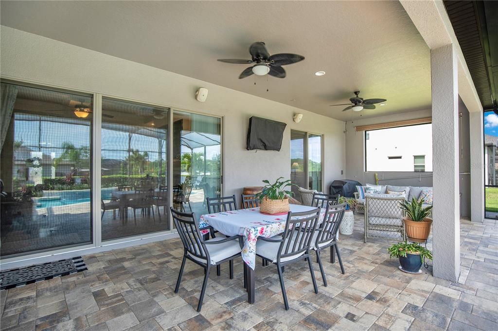 На продажу: $1,069,500 (5 спален, 3 ванн, 3409 Квадратных фут)