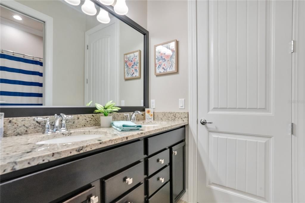 На продажу: $1,069,500 (5 спален, 3 ванн, 3409 Квадратных фут)