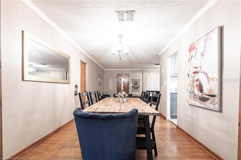 待售: $299,900 (3 贝兹, 2 浴室, 2074 平方英尺)