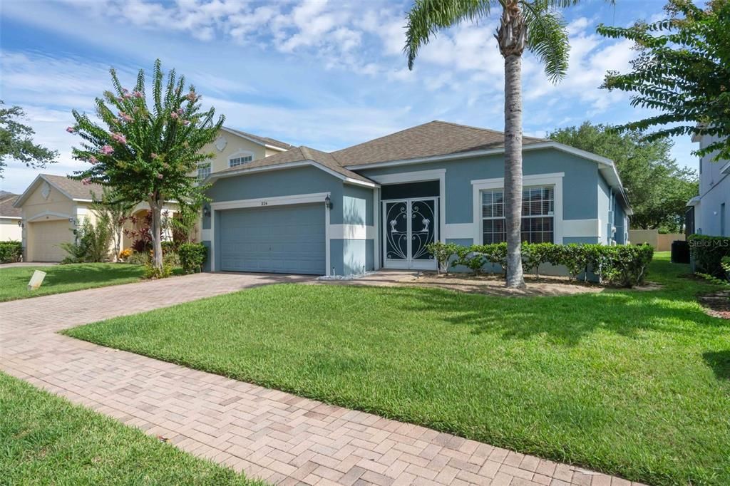 Recently Sold: $365,000 (4 beds, 3 baths, 1876 Square Feet)
