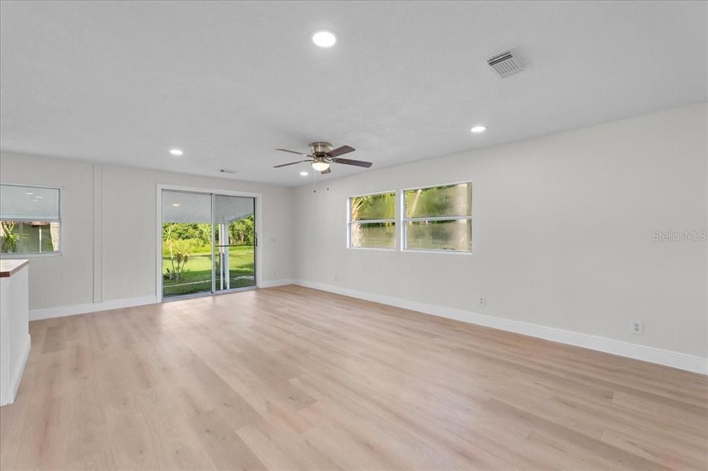 En Venta: $197,000 (2 camas, 2 baños, 1152 Pies cuadrados)