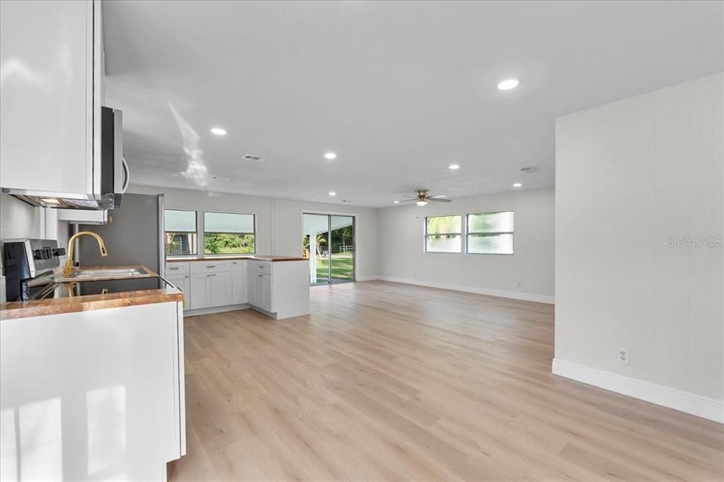 En Venta: $197,000 (2 camas, 2 baños, 1152 Pies cuadrados)