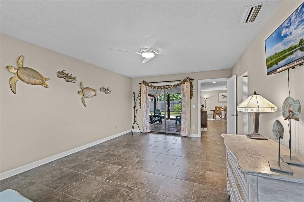 For Sale: $549,000 (3 beds, 2 baths, 1547 Square Feet)