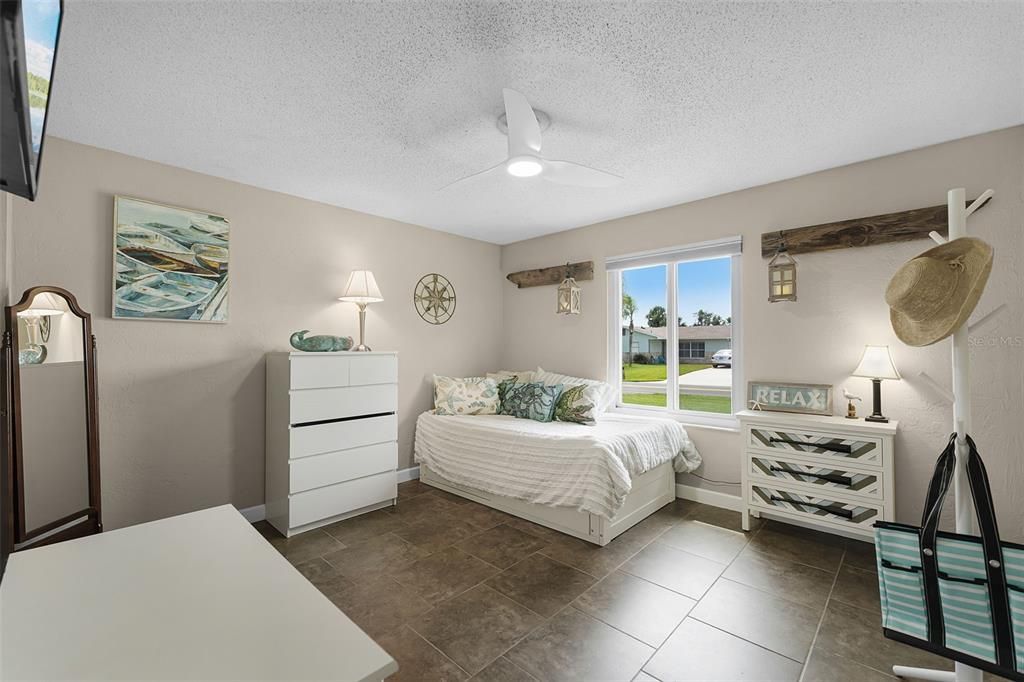 For Sale: $549,000 (3 beds, 2 baths, 1547 Square Feet)