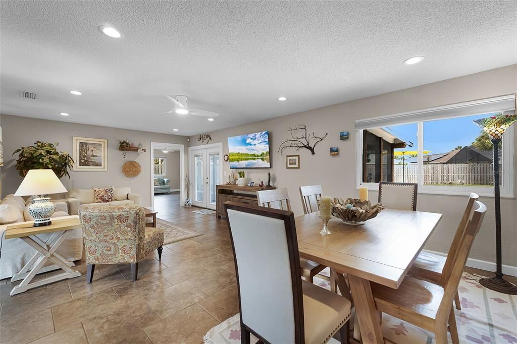 For Sale: $549,000 (3 beds, 2 baths, 1547 Square Feet)