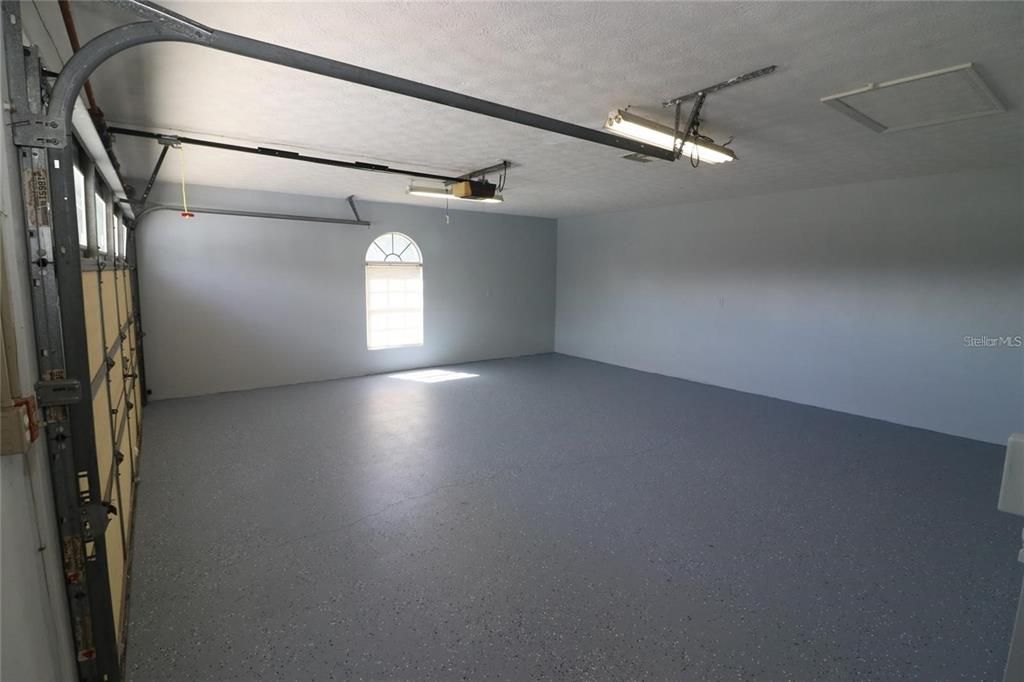 合同活跃: $349,995 (3 贝兹, 2 浴室, 1652 平方英尺)