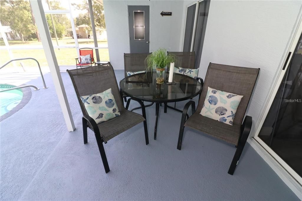 合同活跃: $349,995 (3 贝兹, 2 浴室, 1652 平方英尺)