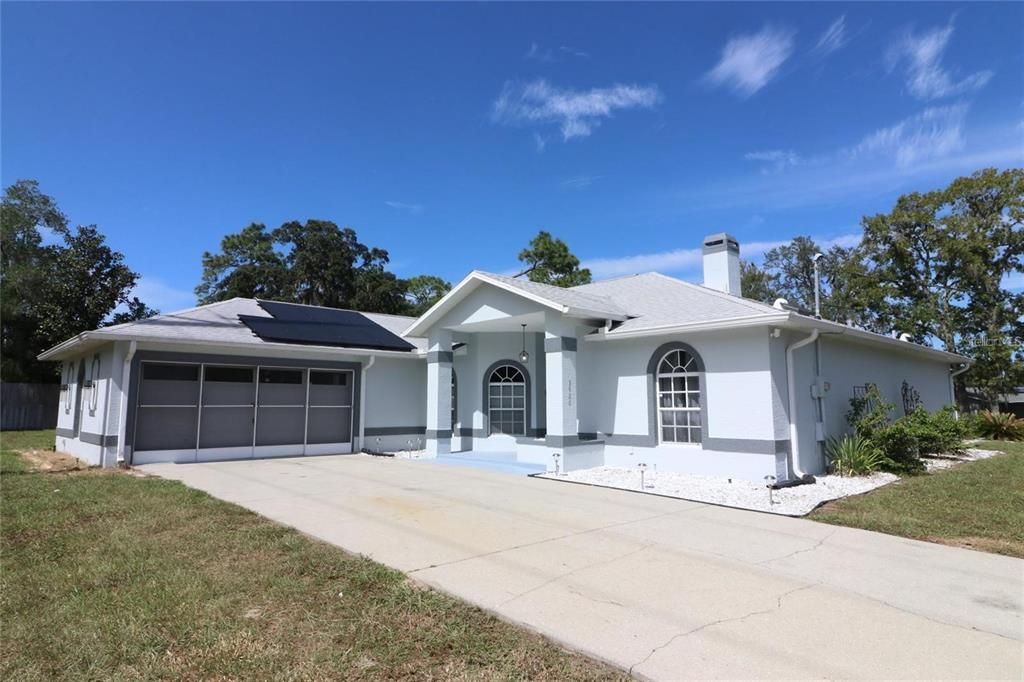 合同活跃: $349,995 (3 贝兹, 2 浴室, 1652 平方英尺)