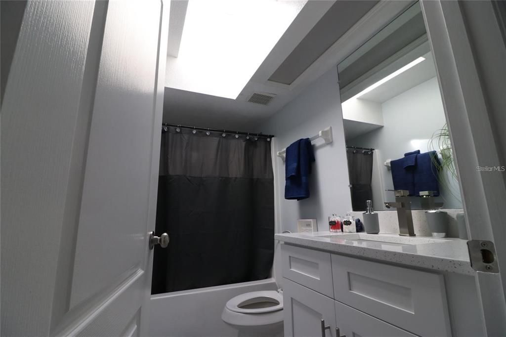 合同活跃: $349,995 (3 贝兹, 2 浴室, 1652 平方英尺)