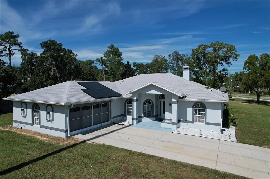 合同活跃: $349,995 (3 贝兹, 2 浴室, 1652 平方英尺)