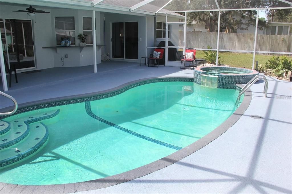 合同活跃: $349,995 (3 贝兹, 2 浴室, 1652 平方英尺)