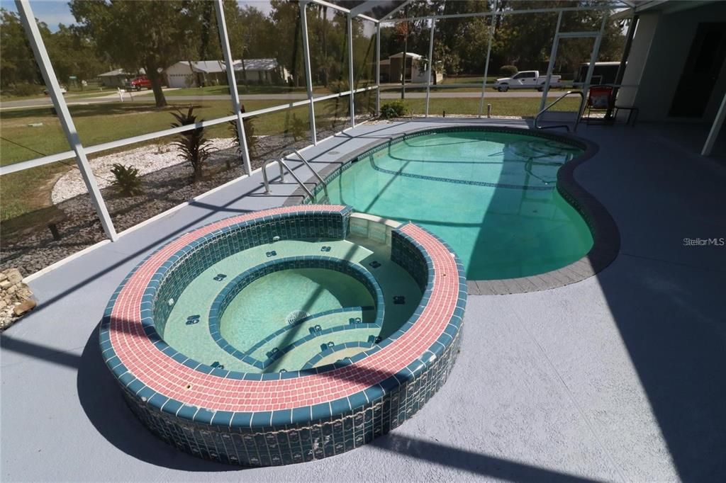 合同活跃: $349,995 (3 贝兹, 2 浴室, 1652 平方英尺)