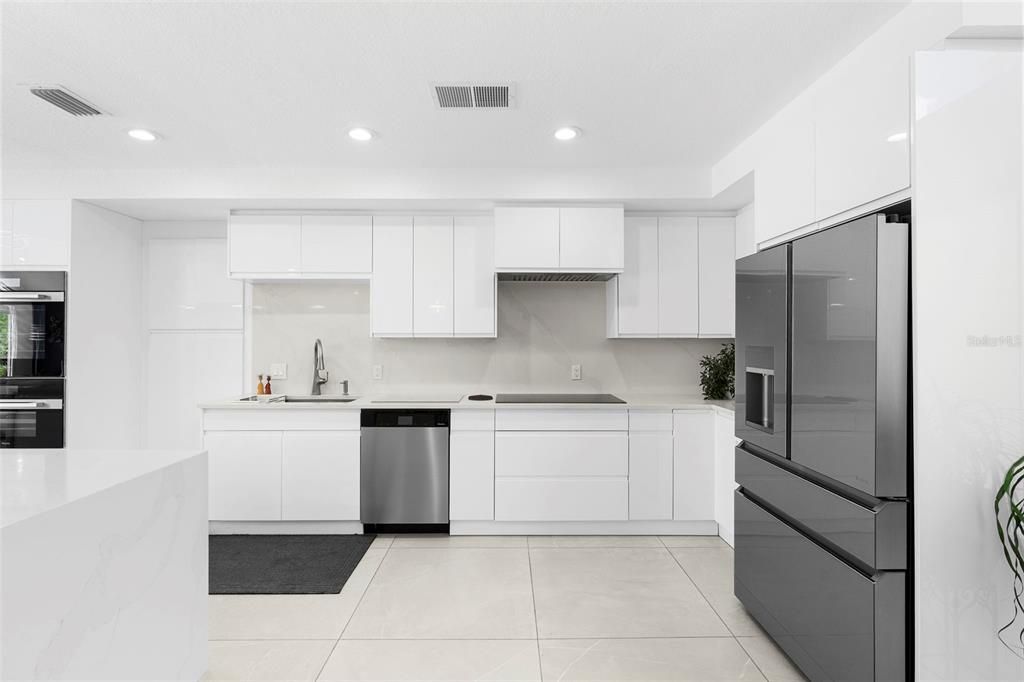 待售: $840,000 (4 贝兹, 2 浴室, 2713 平方英尺)