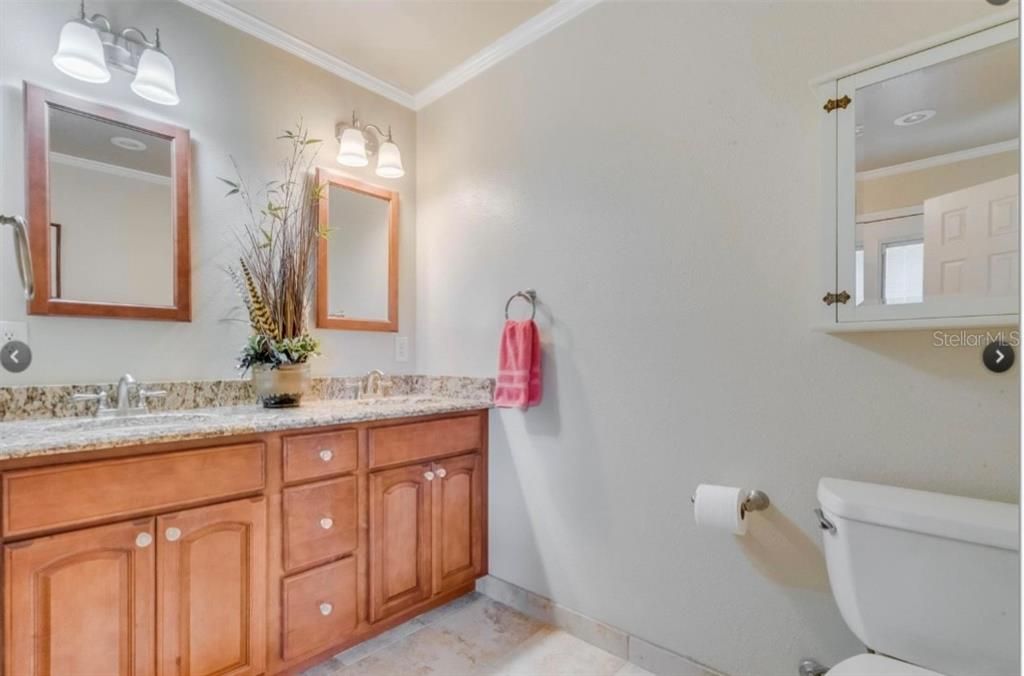 待售: $840,000 (4 贝兹, 2 浴室, 2713 平方英尺)