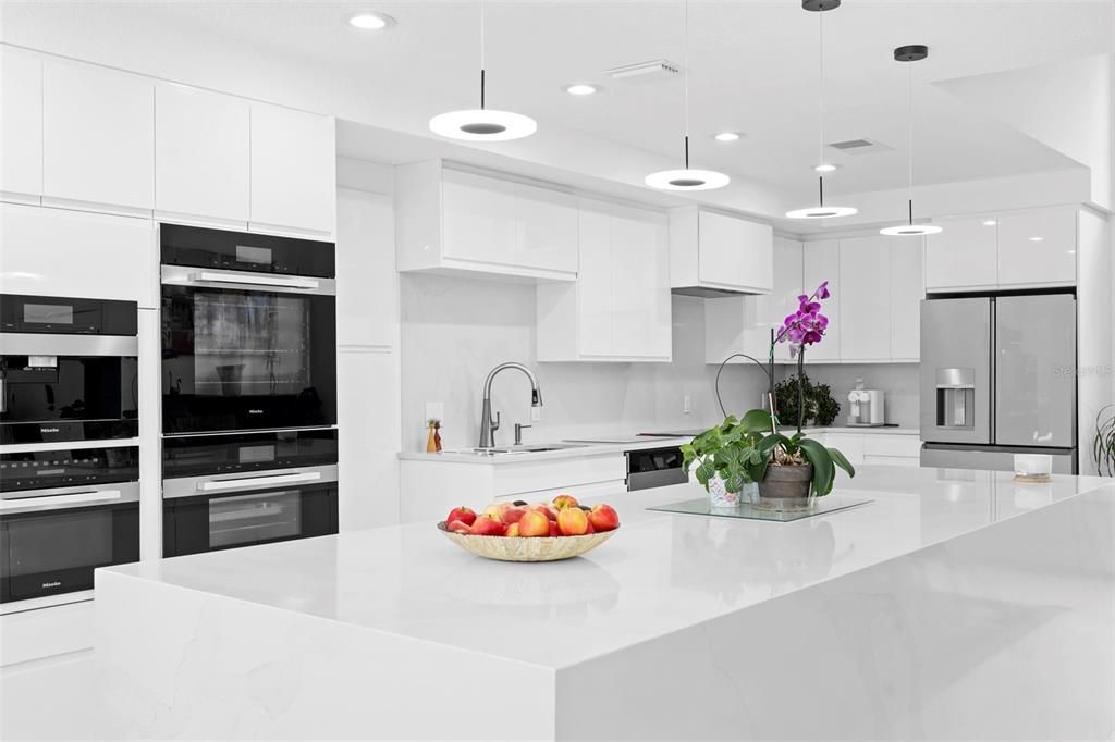 待售: $840,000 (4 贝兹, 2 浴室, 2713 平方英尺)