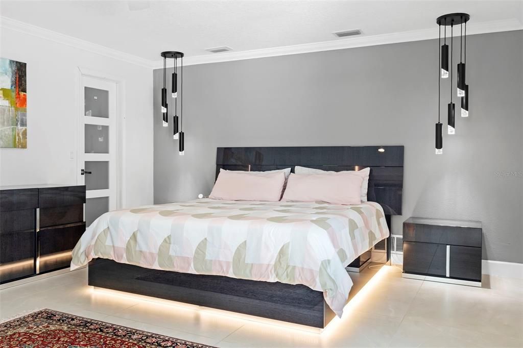 待售: $840,000 (4 贝兹, 2 浴室, 2713 平方英尺)