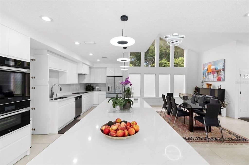 待售: $840,000 (4 贝兹, 2 浴室, 2713 平方英尺)