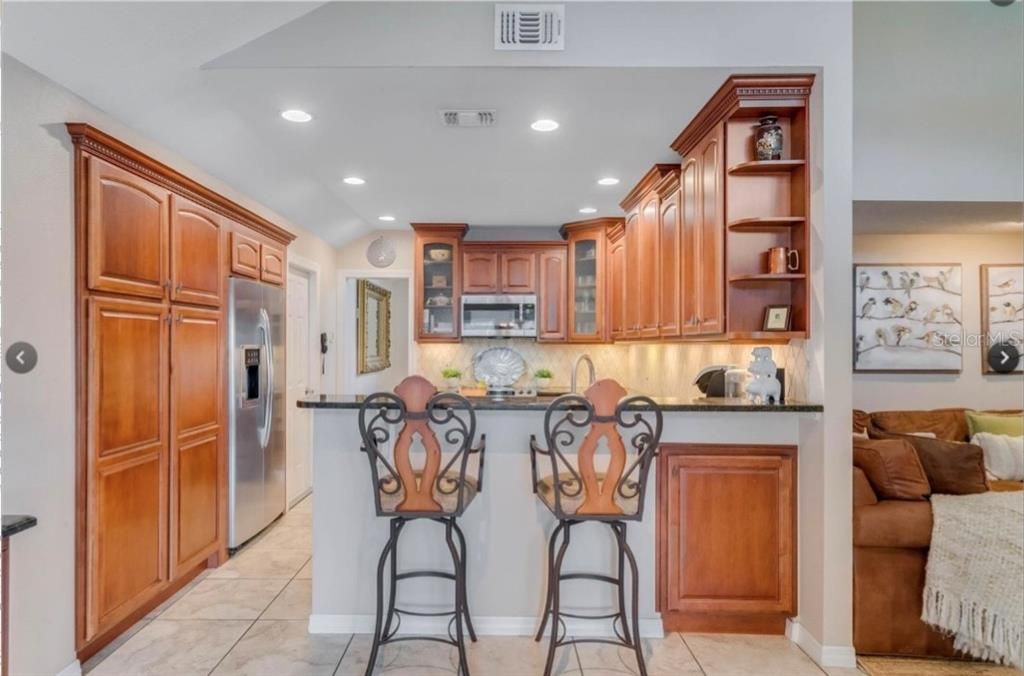 待售: $840,000 (4 贝兹, 2 浴室, 2713 平方英尺)