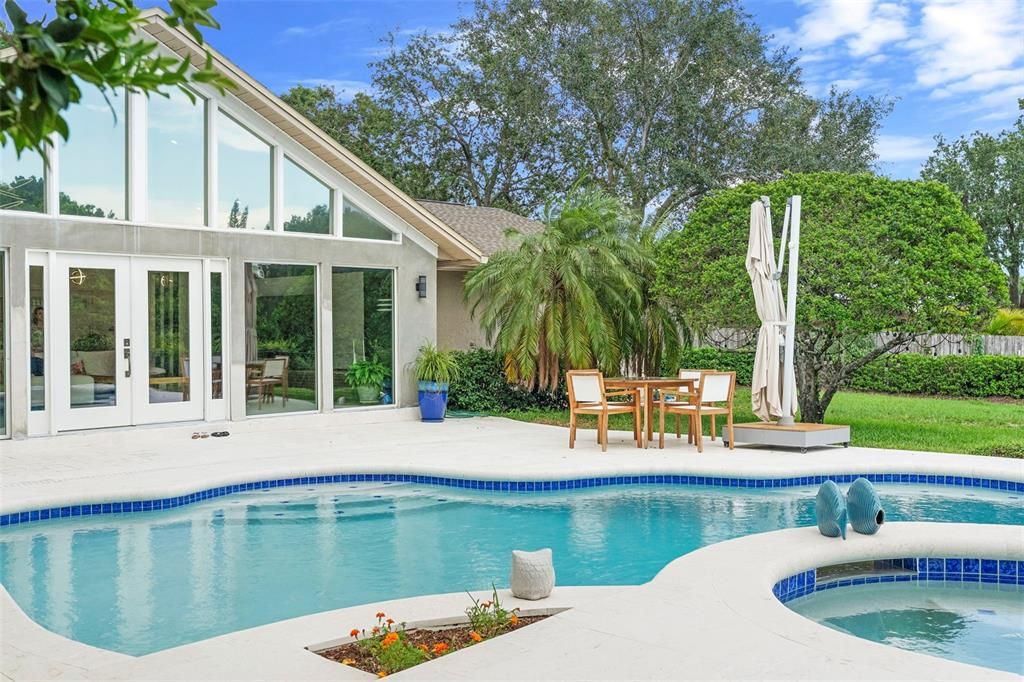 待售: $840,000 (4 贝兹, 2 浴室, 2713 平方英尺)