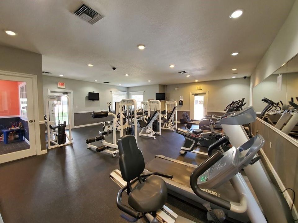 For Rent: $1,475 (1 beds, 1 baths, 749 Square Feet)