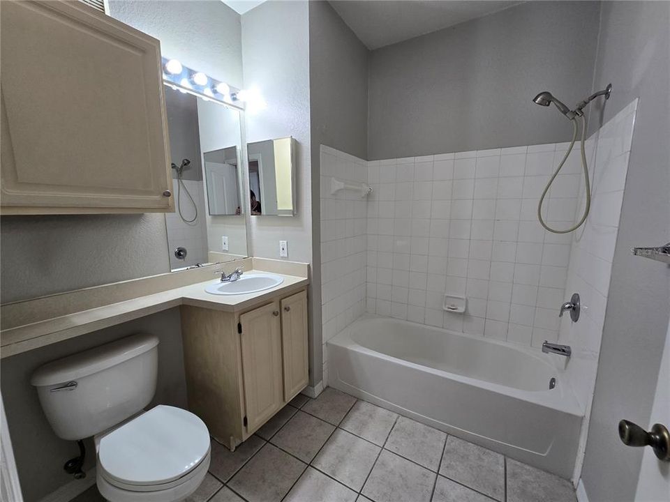 For Rent: $1,475 (1 beds, 1 baths, 749 Square Feet)