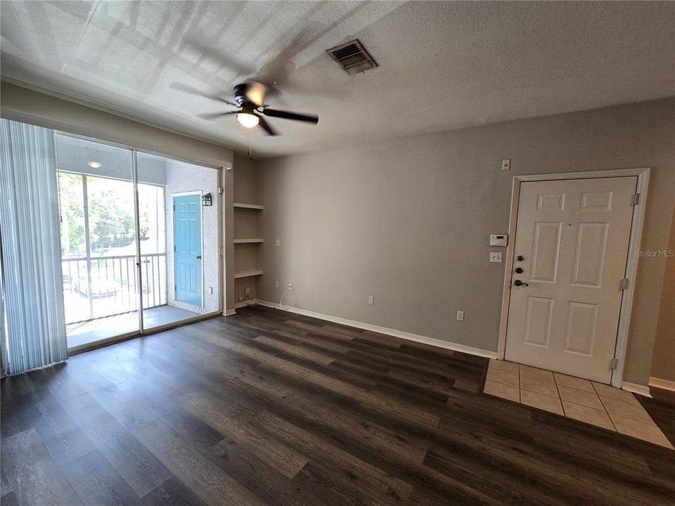 For Rent: $1,475 (1 beds, 1 baths, 749 Square Feet)