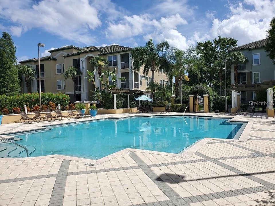 For Rent: $1,475 (1 beds, 1 baths, 749 Square Feet)