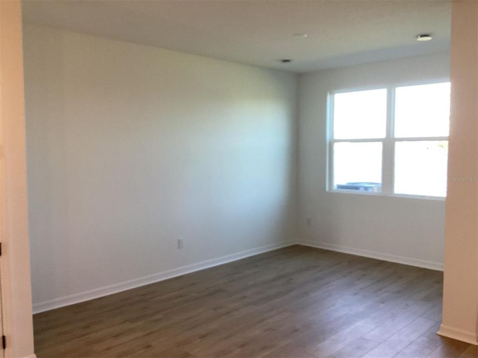 For Sale: $374,990 (3 beds, 2 baths, 1592 Square Feet)