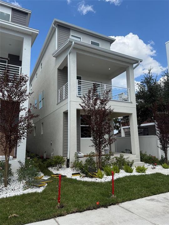 Active With Contract: $609,900 (4 beds, 4 baths, 1974 Square Feet)