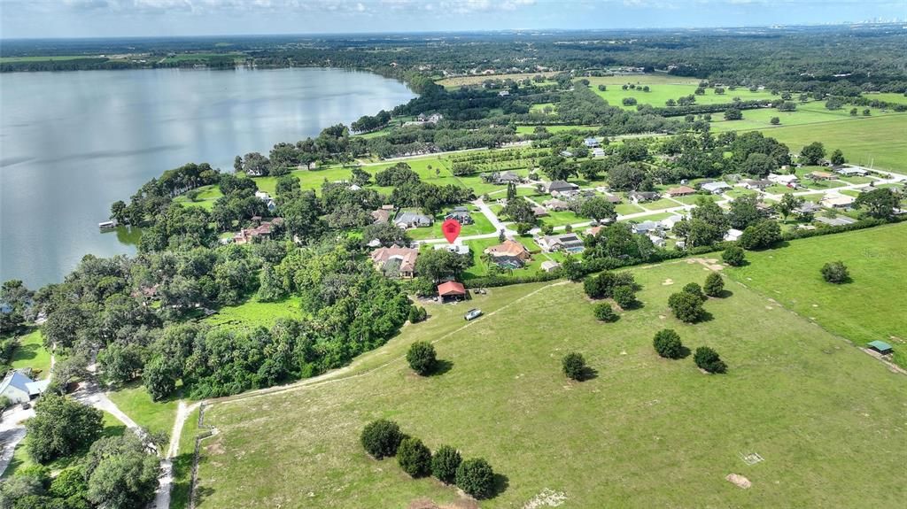 合同活跃: $719,000 (4 贝兹, 2 浴室, 2679 平方英尺)