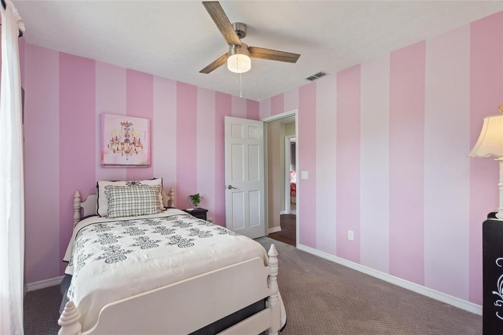 合同活跃: $719,000 (4 贝兹, 2 浴室, 2679 平方英尺)