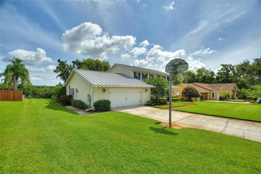 合同活跃: $719,000 (4 贝兹, 2 浴室, 2679 平方英尺)