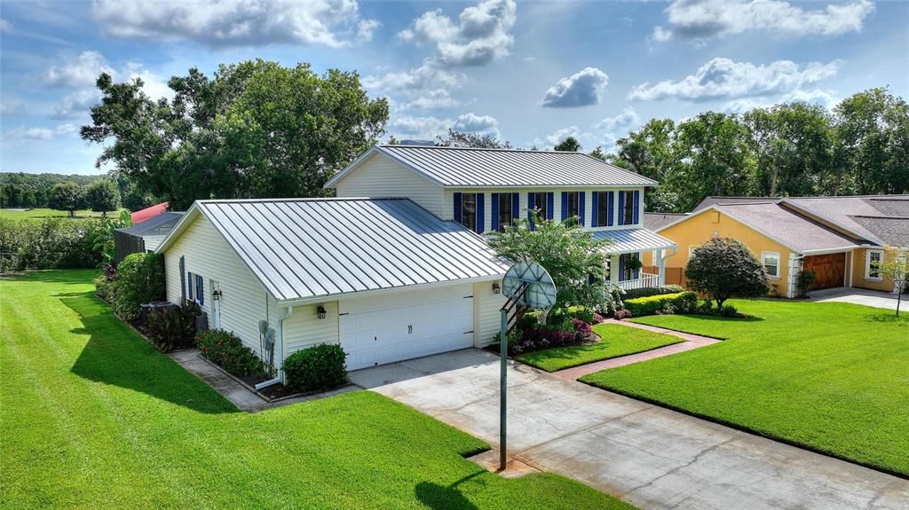 合同活跃: $719,000 (4 贝兹, 2 浴室, 2679 平方英尺)