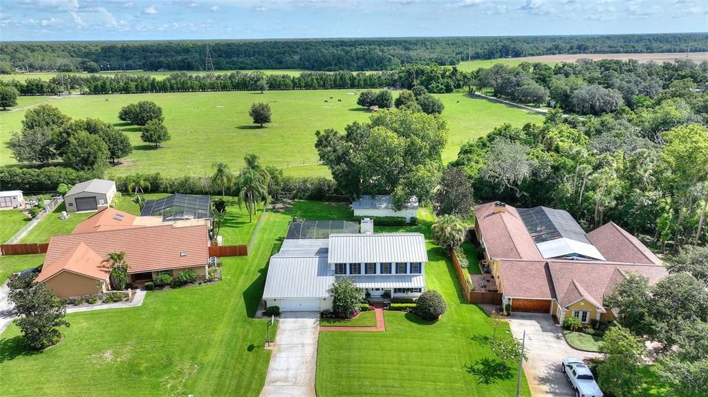 合同活跃: $719,000 (4 贝兹, 2 浴室, 2679 平方英尺)