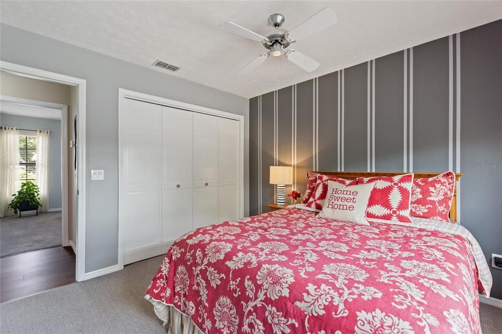 合同活跃: $719,000 (4 贝兹, 2 浴室, 2679 平方英尺)