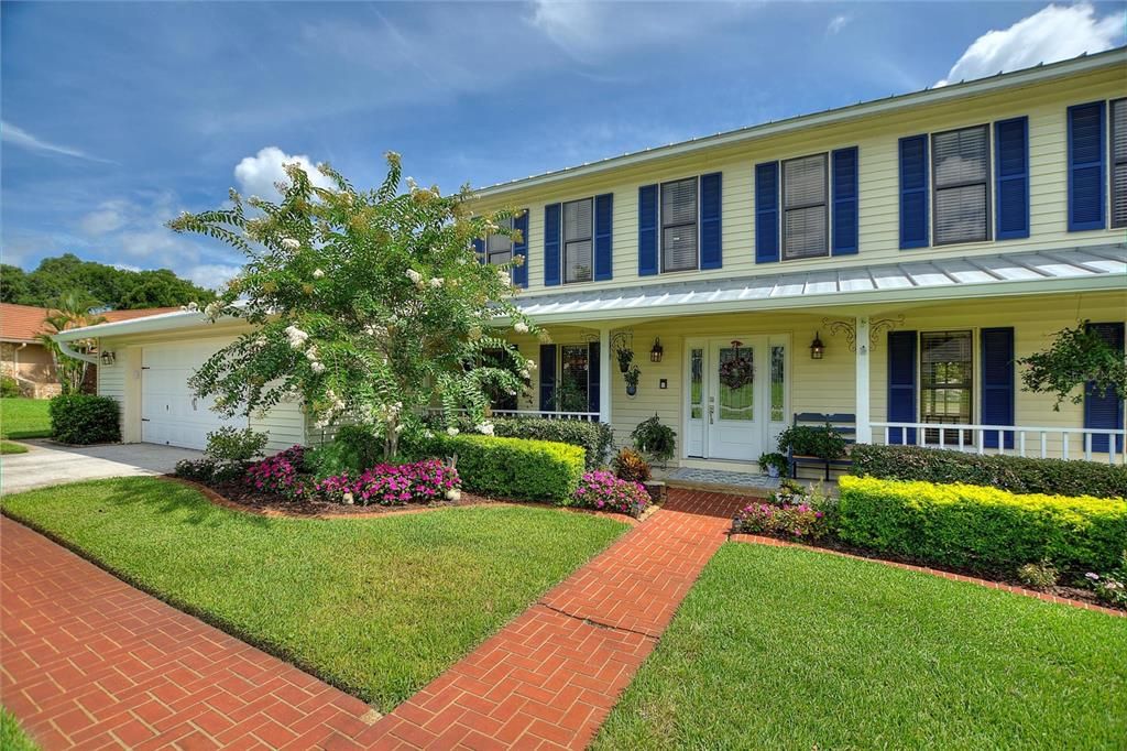 合同活跃: $719,000 (4 贝兹, 2 浴室, 2679 平方英尺)