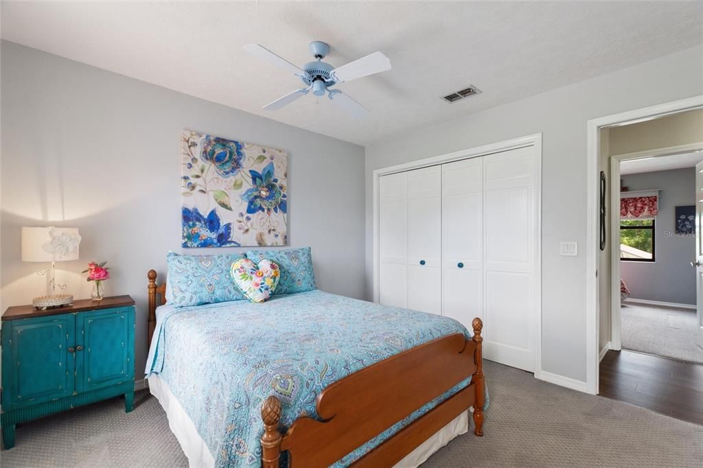 合同活跃: $719,000 (4 贝兹, 2 浴室, 2679 平方英尺)