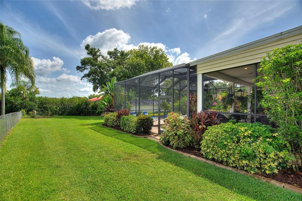 合同活跃: $719,000 (4 贝兹, 2 浴室, 2679 平方英尺)