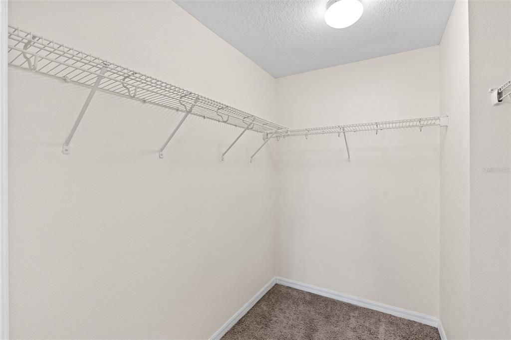 合同活跃: $459,900 (3 贝兹, 2 浴室, 1794 平方英尺)