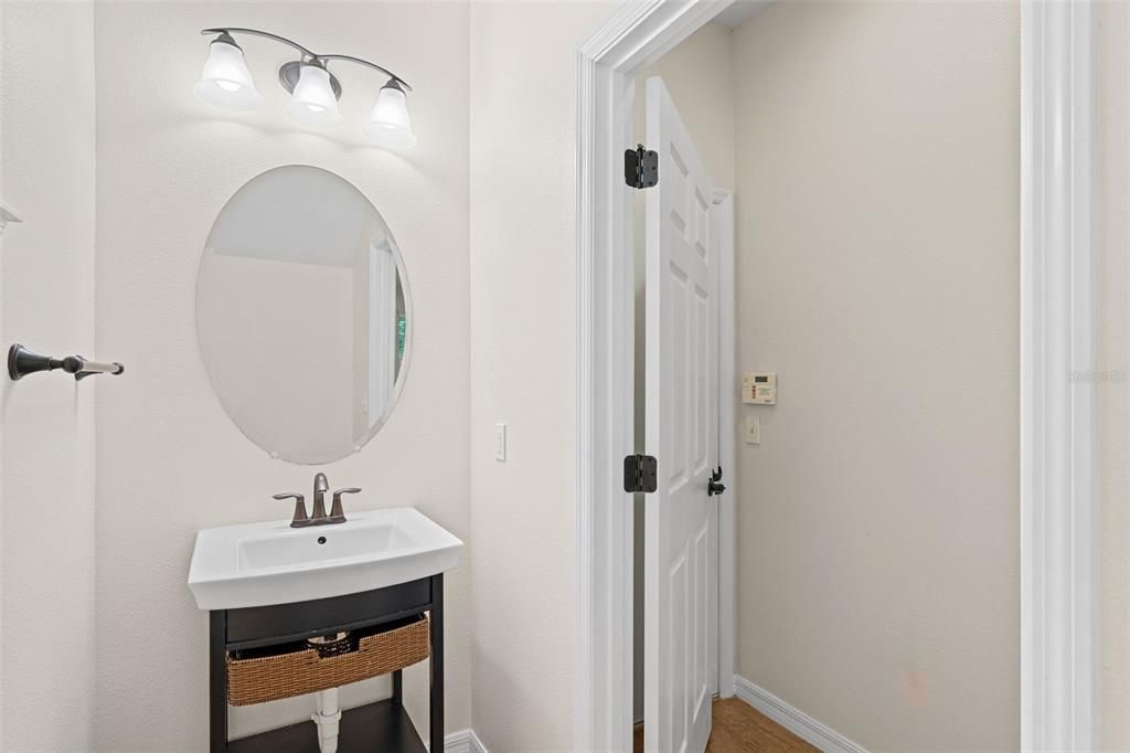 合同活跃: $459,900 (3 贝兹, 2 浴室, 1794 平方英尺)