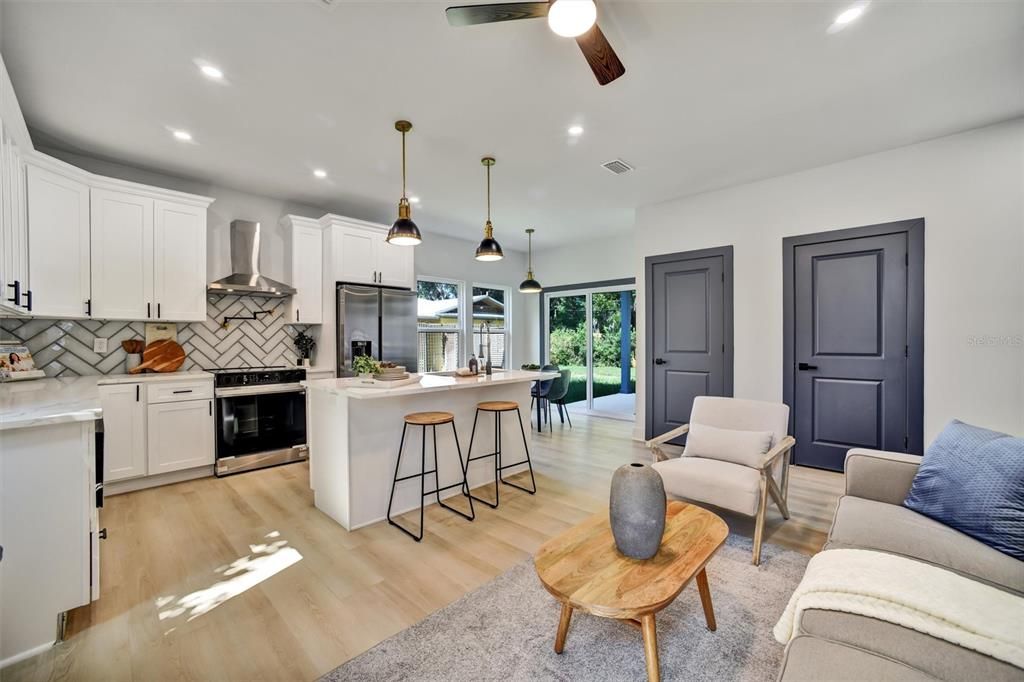 待售: $620,000 (3 贝兹, 3 浴室, 1403 平方英尺)