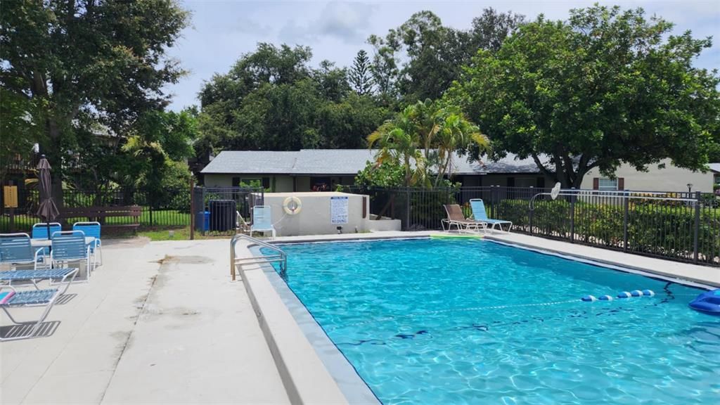 For Sale: $79,999 (1 beds, 1 baths, 590 Square Feet)