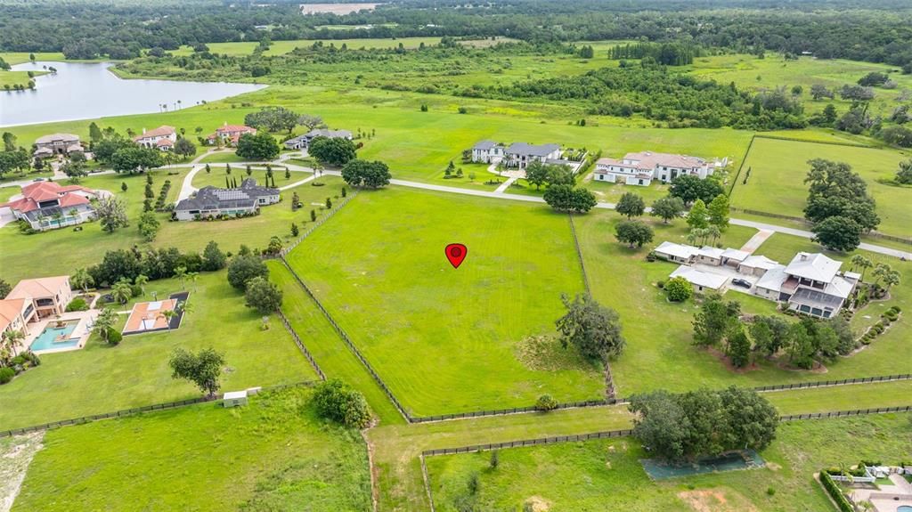 待售: $750,000 (3.33 acres)