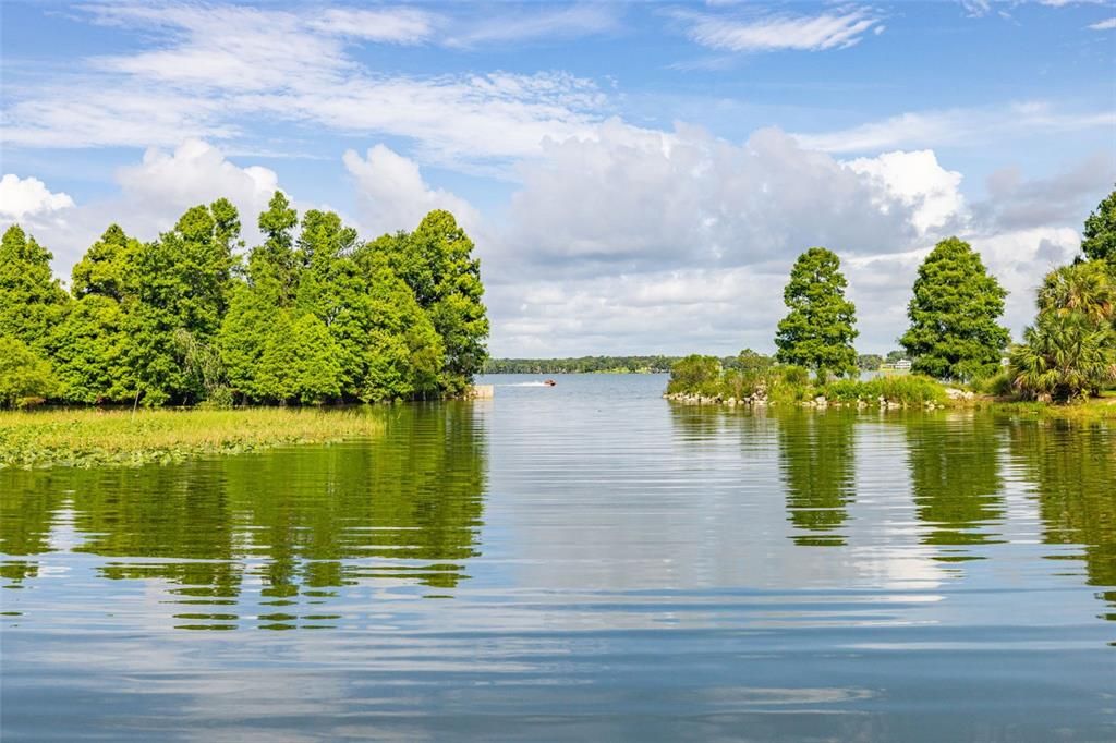 待售: $750,000 (3.33 acres)