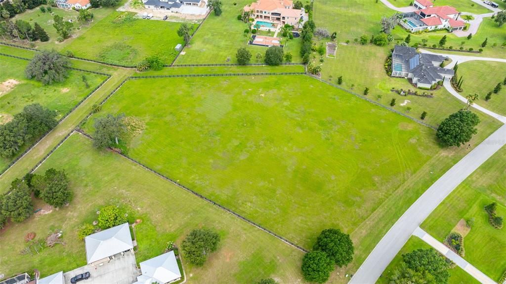 待售: $750,000 (3.33 acres)