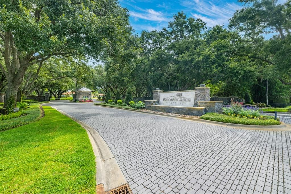 待售: $750,000 (3.33 acres)