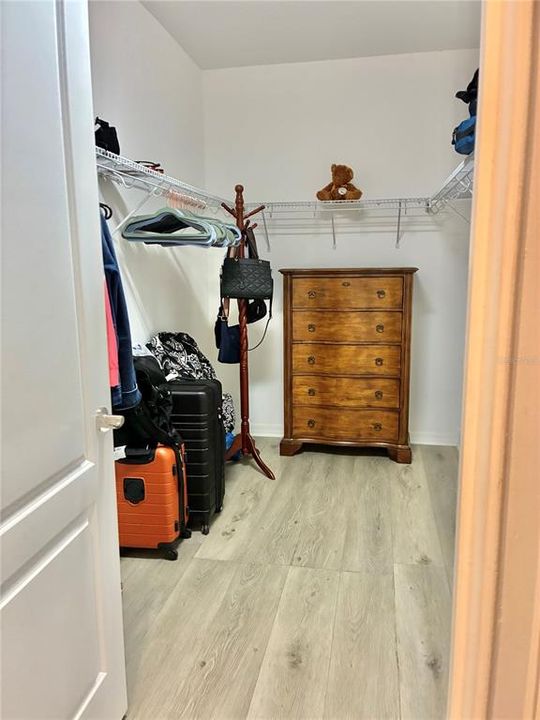 合同活跃: $389,000 (3 贝兹, 2 浴室, 1762 平方英尺)